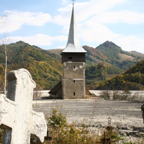 ROSIA MONTANA, TOWN ON THE BRINK - FFDL